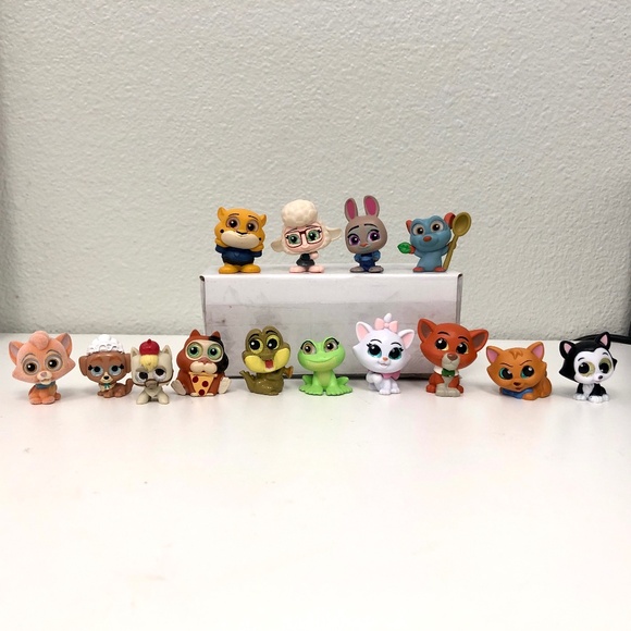 Lot of 14 Disney Doorables Animals Zootopia Remy The Aristocats Marie Frog Horse - Picture 1 of 5